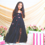 Net Woven Sleeveless Small Bow Stitched on Black Gown