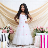 Net Woven Sleeveless Small Bow Stitched on White Gown