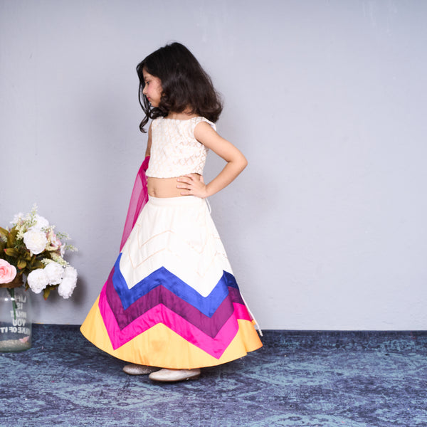 Grace meets color in this vibrant ethnic
