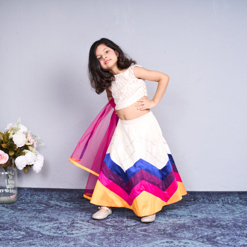 Grace meets color in this vibrant ethnic