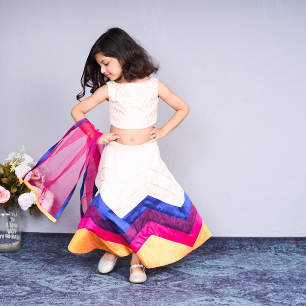 Grace meets color in this vibrant ethnic